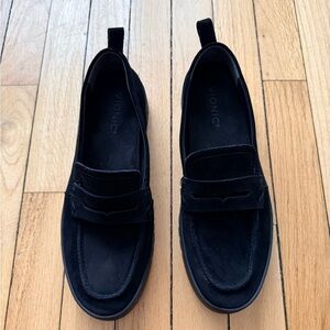 Vionic Women’s Classic Black Slip-On Loafers